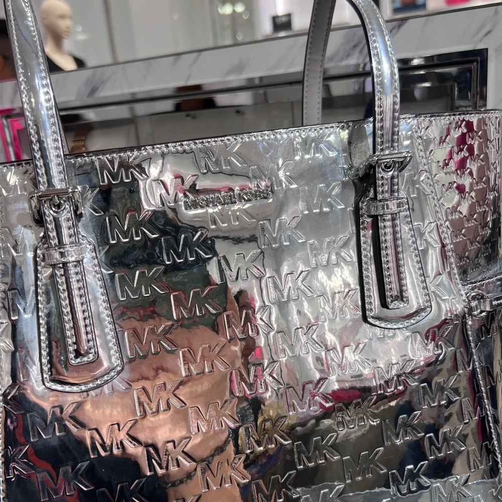 MICHAEL KORS Voyager Large Patent Logo Debossed Tote Bag NWT Silver - Picture 2 of 10